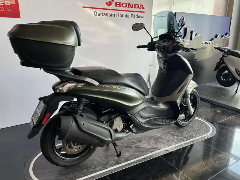 Piaggio Beverly 350 SportTouring ie ABS (2011 - 17) (2)