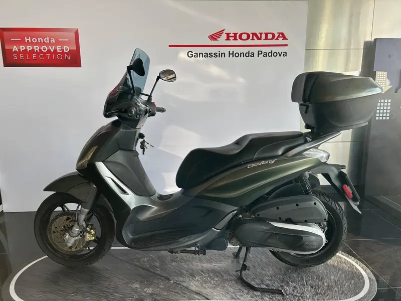 Piaggio Beverly 350 SportTouring ie ABS (2011 - 17) (4)