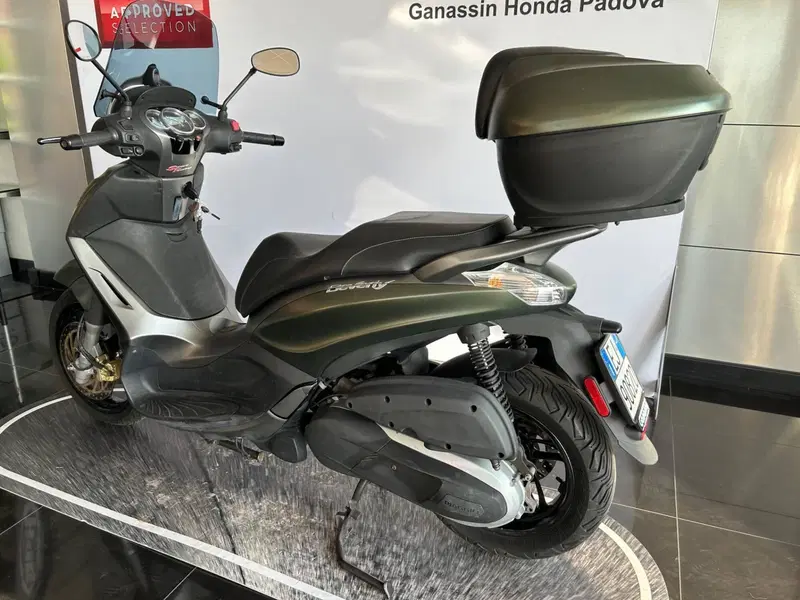 Piaggio Beverly 350 SportTouring ie ABS (2011 - 17) (6)