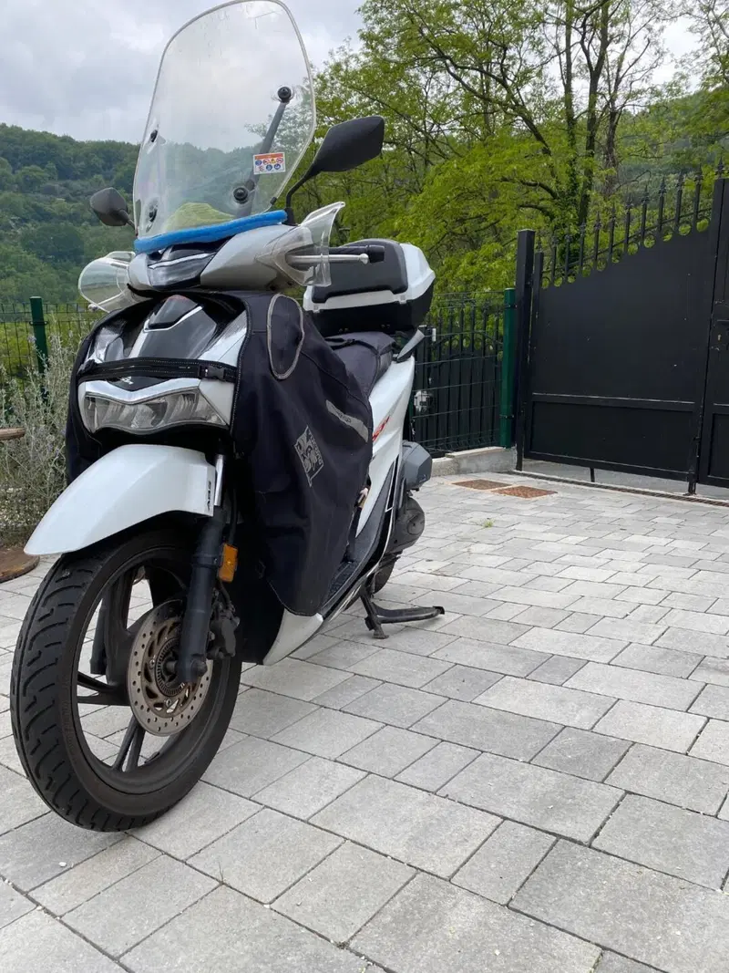 Honda SH 150i Sport (2022 - 23) (4)