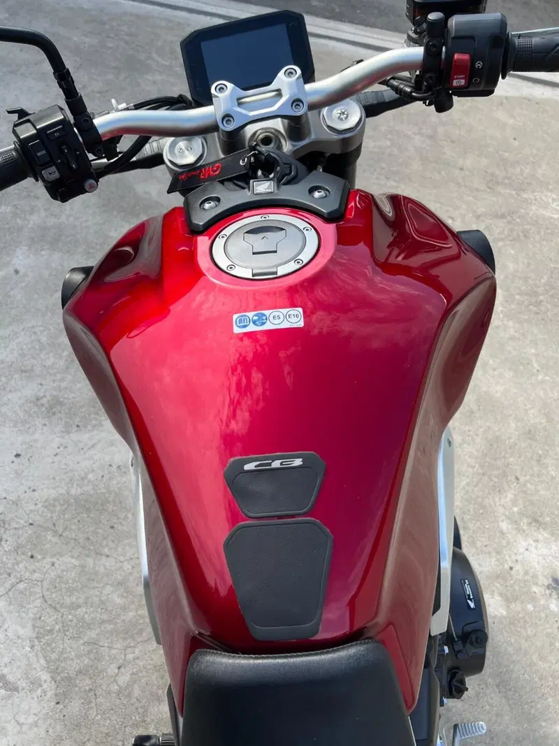 Honda CB 1000 R (2021 - 25) (7)