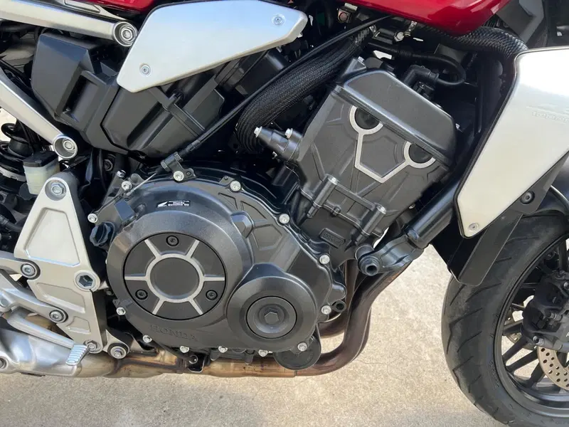 Honda CB 1000 R (2021 - 25) (13)