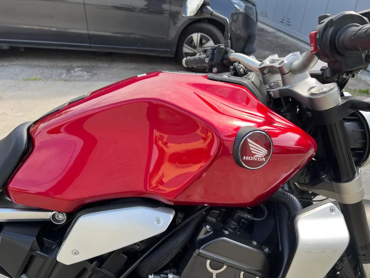 Honda CB 1000 R (2021 - 25) (8)