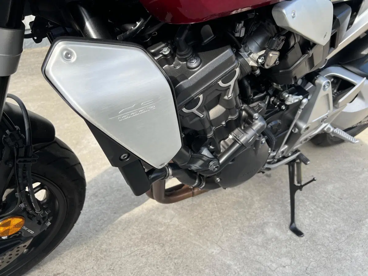 Honda CB 1000 R (2021 - 25) (14)