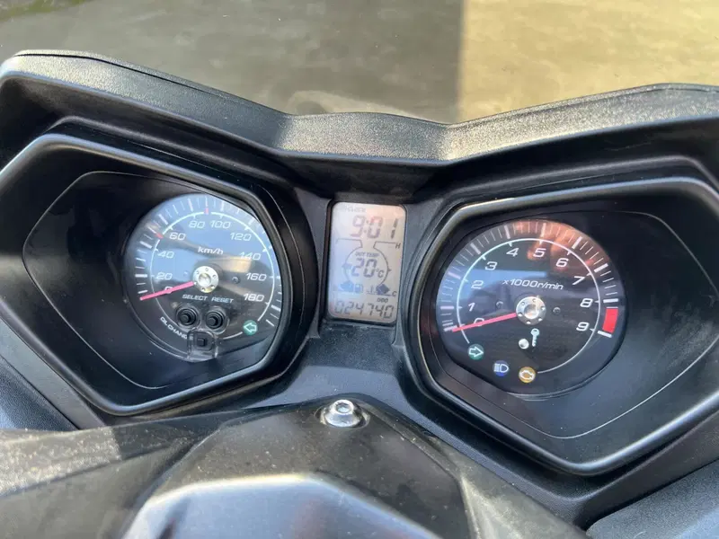 Yamaha X-Max 400 ABS (2013 - 16) (6)