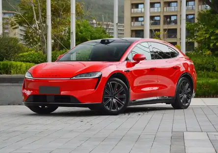 Huawei Luxeed R7: quando l’auto diventa uno smartphone su quattro ruote