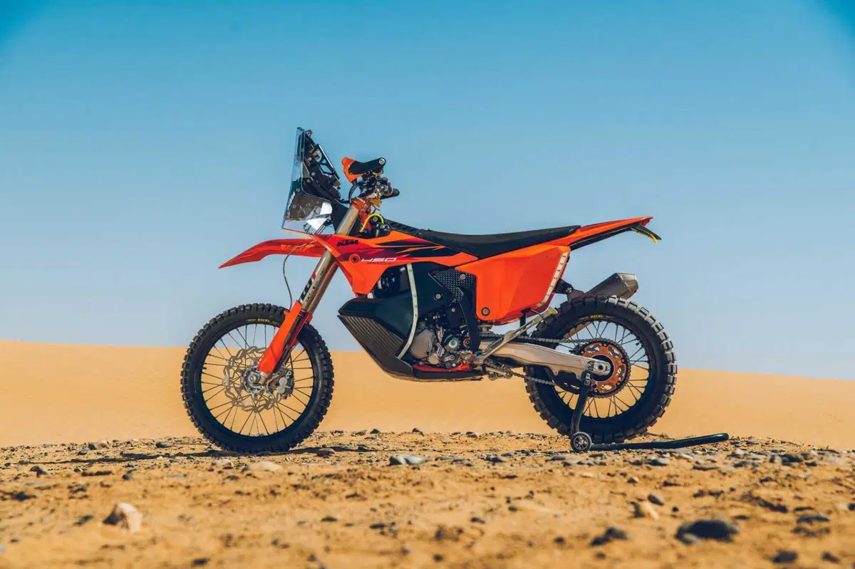 KTM 450 Rally Replica 2027: ecco quanto costa mettersi il deserto in garage [GALLERY] (2)