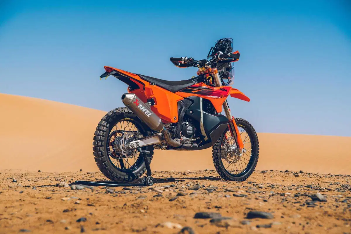KTM 450 Rally Replica 2027: ecco quanto costa mettersi il deserto in garage [GALLERY] (6)