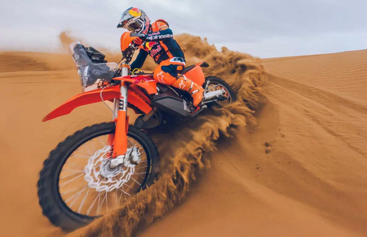 KTM 450 Rally Replica 2027: ecco quanto costa mettersi il deserto in garage [GALLERY] (8)