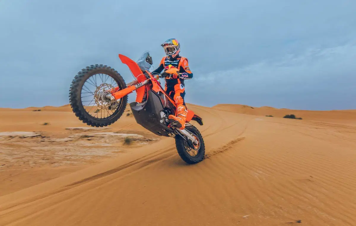 KTM 450 Rally Replica 2027: ecco quanto costa mettersi il deserto in garage [GALLERY] (10)