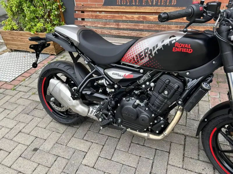 Royal Enfield Guerrilla 450 Apex (2026) (4)