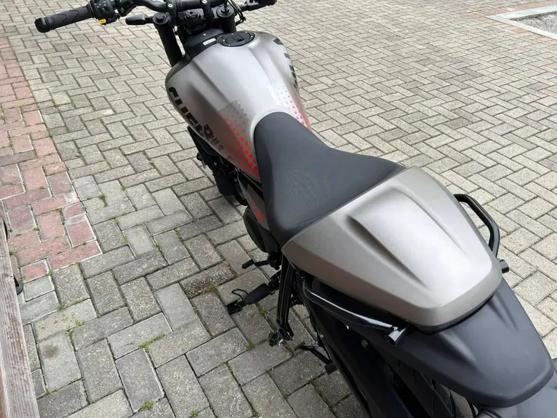 Royal Enfield Guerrilla 450 Apex (2026) (6)
