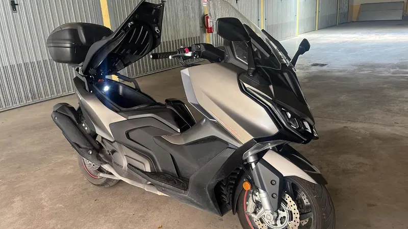 Kymco AK 550 Premium (2023 - 25) (10)
