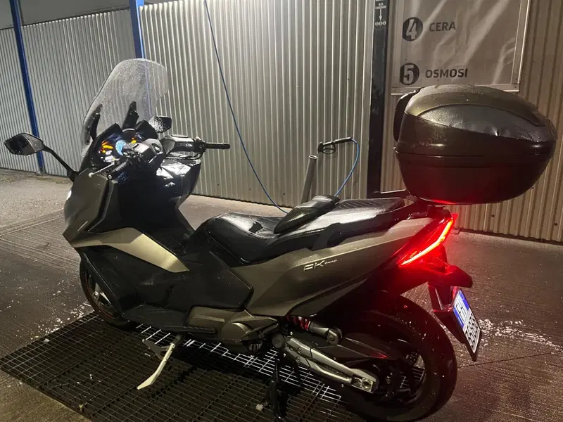 Kymco AK 550 Premium (2023 - 25) (8)