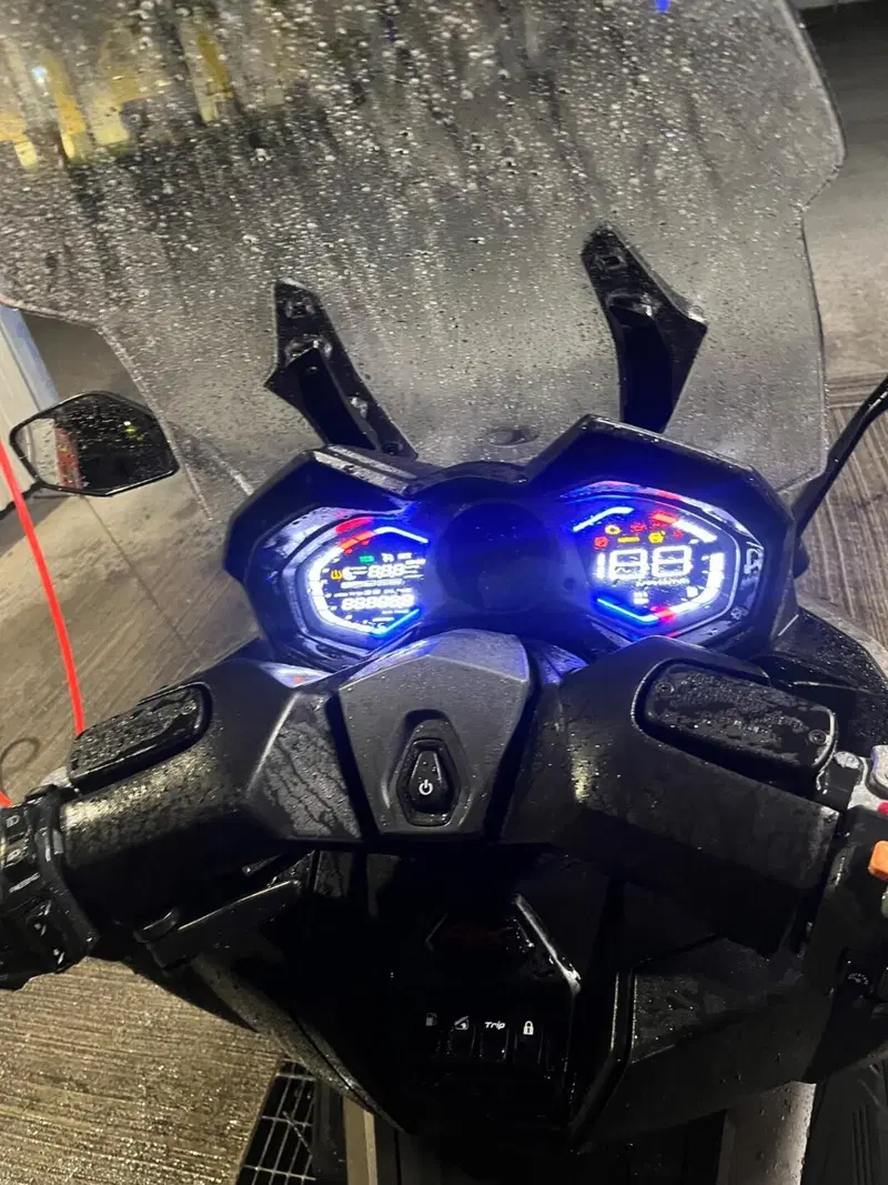 Kymco AK 550 Premium (2023 - 25) (7)