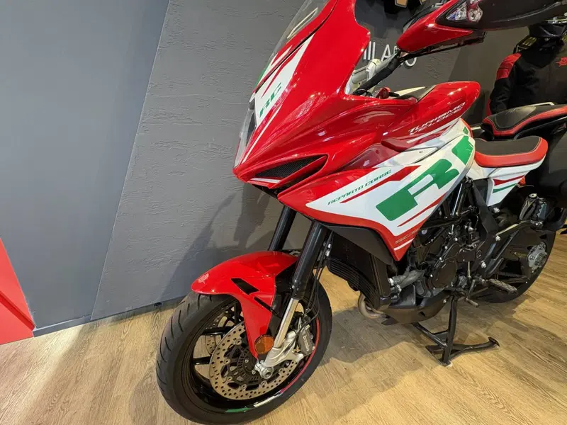 MV Agusta Turismo Veloce 800 RC SCS (2022 - 26) (3)