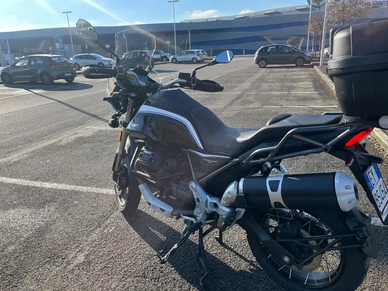 Moto Guzzi V85 TT Guardia d'Onore (2022 - 23) (3)