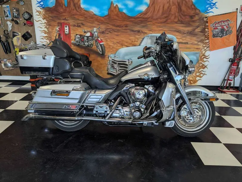 Harley-Davidson 1450 Electra Glide Ultra Classic (2003 - 05) - FLHTCUI