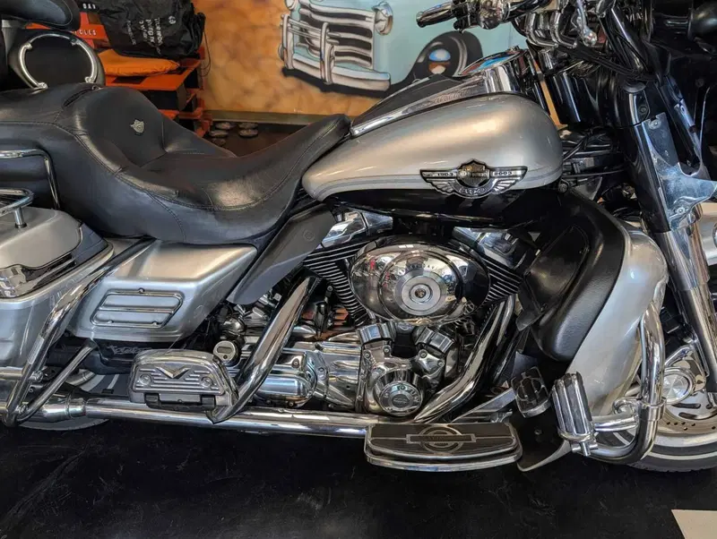 Harley-Davidson 1450 Electra Glide Ultra Classic (2003 - 05) - FLHTCUI (4)