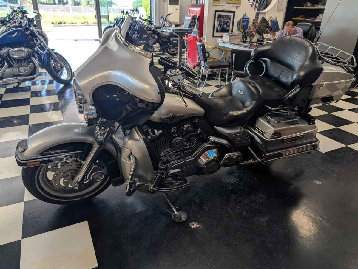 Harley-Davidson 1450 Electra Glide Ultra Classic (2003 - 05) - FLHTCUI (14)
