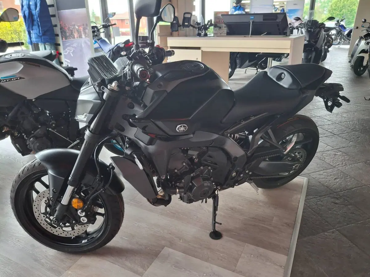Yamaha MT-09 Y-AMT (2024 - 26)