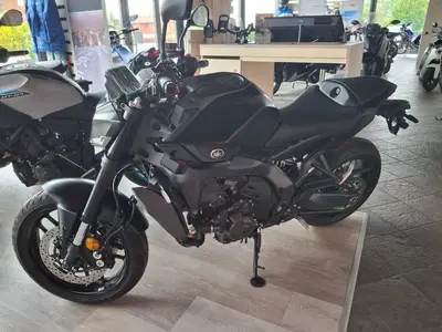 Yamaha MT-09 Y-AMT (2024 - 26) nuova