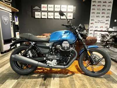 Moto Guzzi V7 Stone (2025 - 26) nuova