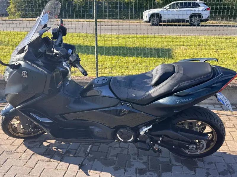 Yamaha T-Max 560 Tech Max (2022 - 24) (2)