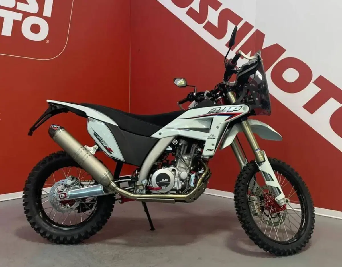 AJP PR7 650 Adventure (2025 - 26) (2)