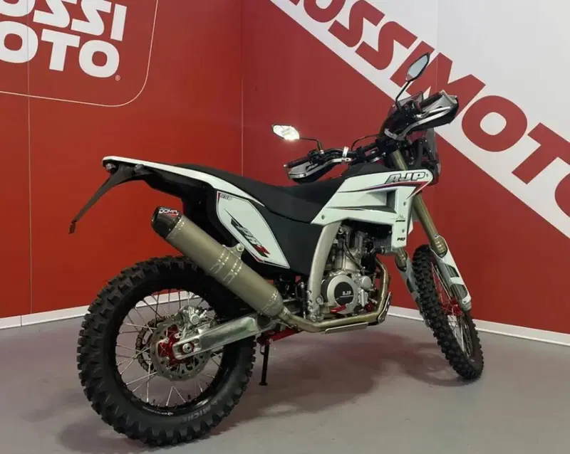 AJP PR7 650 Adventure (2025 - 26) (3)