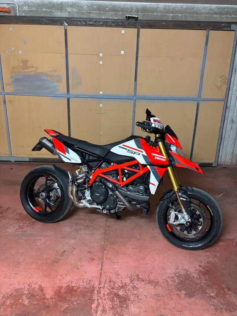 Ducati Hypermotard 950 SP (2022 - 25) (4)