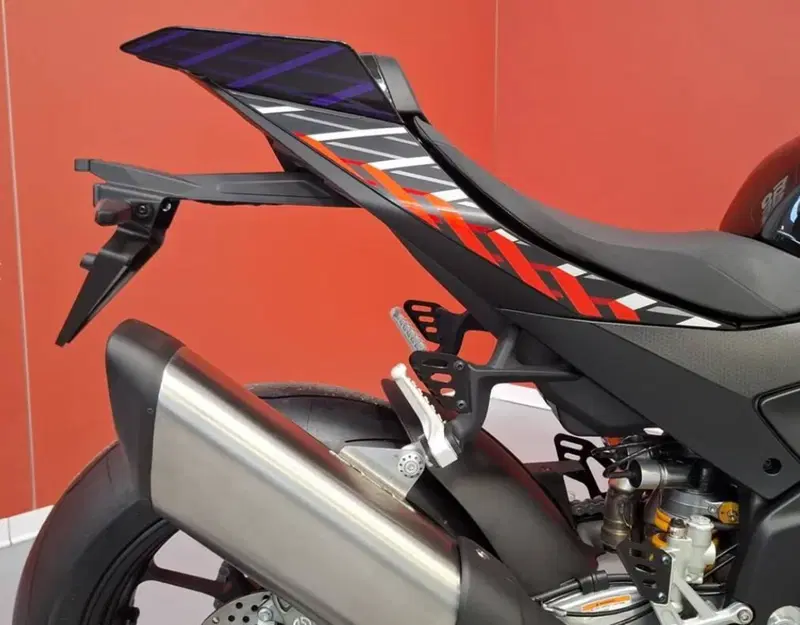 Aprilia RSV4 1100 Factory (2025 - 26) (6)