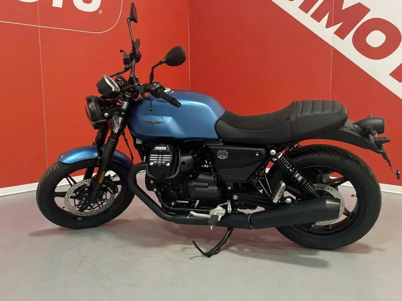Moto Guzzi V7 Stone (2025 - 26) (5)
