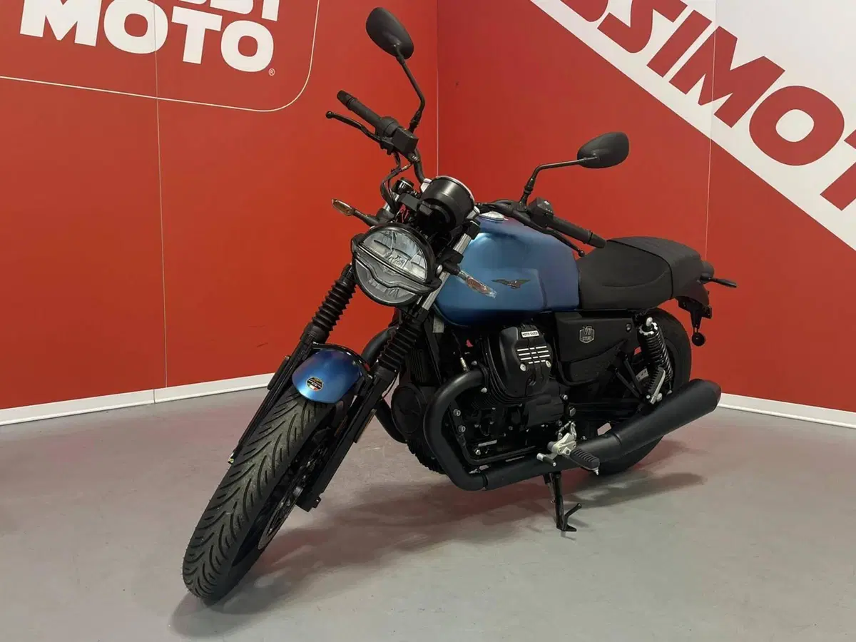 Moto Guzzi V7 Stone (2025 - 26) (7)