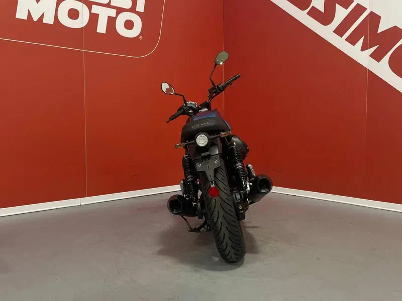 Moto Guzzi V7 Stone (2025 - 26) (8)