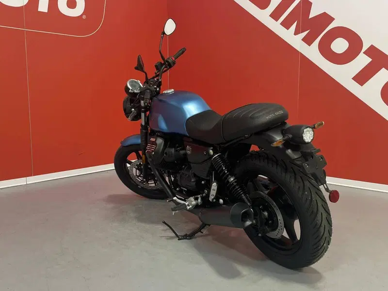 Moto Guzzi V7 Stone (2025 - 26) (6)