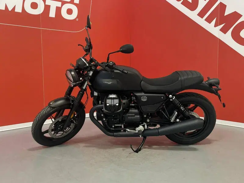 Moto Guzzi V7 Stone (2025 - 26) (6)