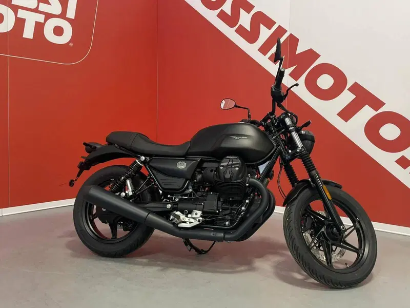 Moto Guzzi V7 Stone (2025 - 26) (2)