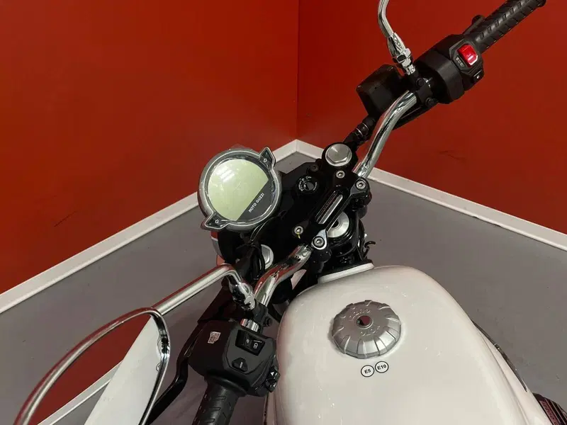 Moto Guzzi V7 Special (2025 - 26) (9)