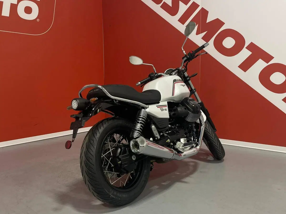 Moto Guzzi V7 Special (2025 - 26) (3)