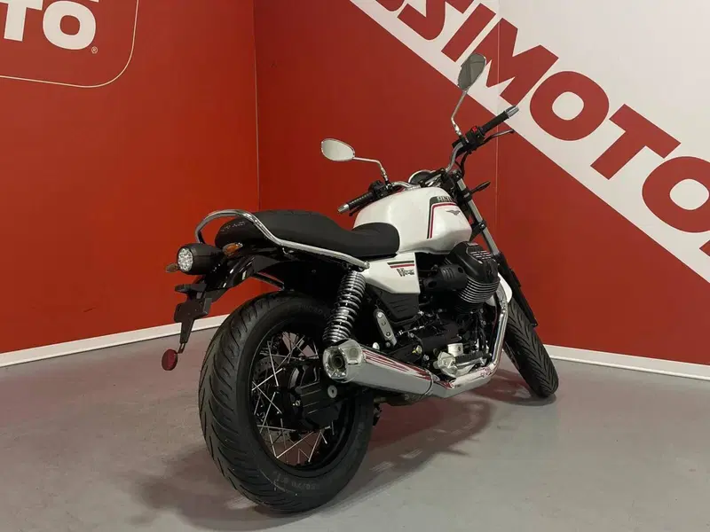 Moto Guzzi V7 Special (2025 - 26) (3)