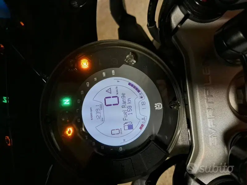 Husqvarna Vitpilen 401 (2020) (4)