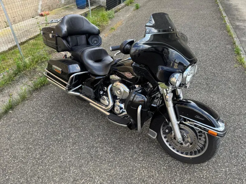 Harley-Davidson 1690 Electra Glide Classic (2010 - 12) - FLHTC (6)