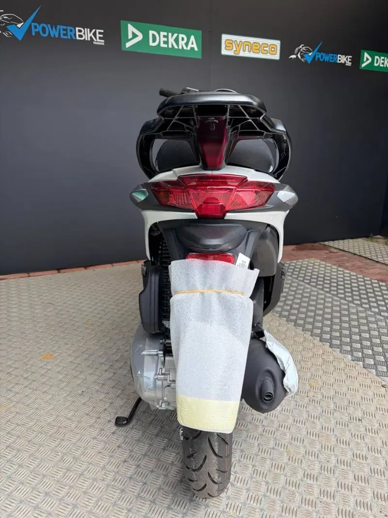 Piaggio Liberty 125 (2025 - 26) (2)