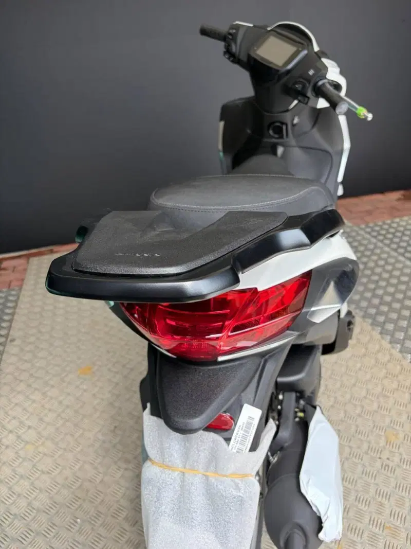 Piaggio Liberty 125 (2025 - 26) (18)