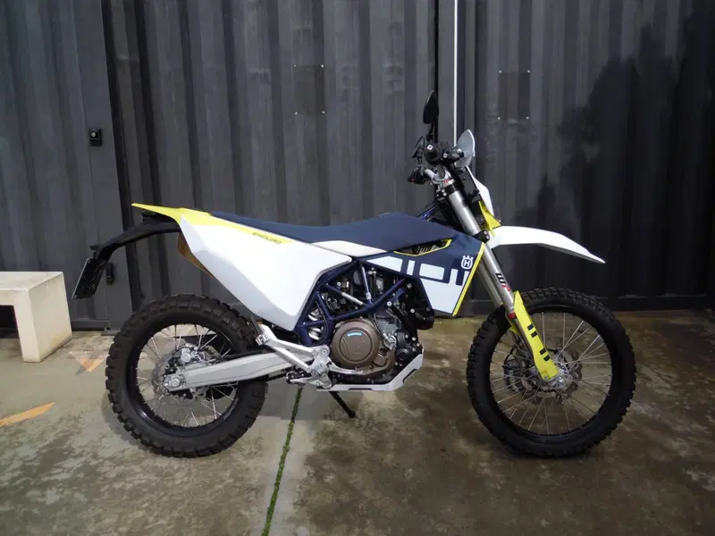 Husqvarna 701 Enduro (2023 - 25) (2)