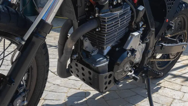 Honda NX 650 Dominator (1996 - 02) (9)