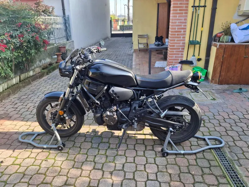 Yamaha XSR 700 ABS (2016 - 20) (9)