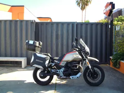 Moto Guzzi V85 TT Travel (2021 - 23) usata