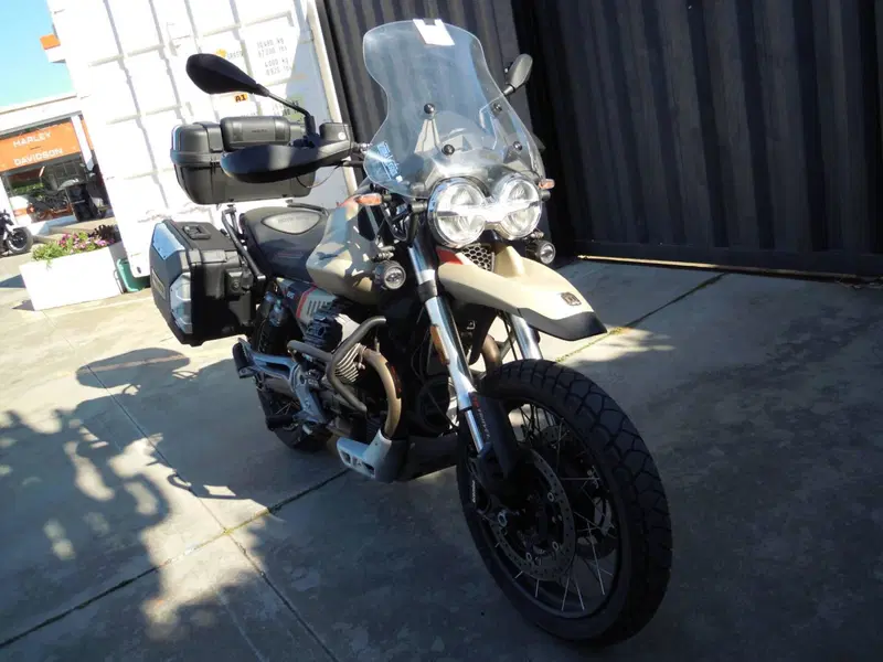Moto Guzzi V85 TT Travel (2021 - 23) (4)